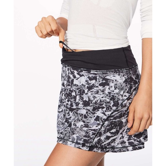 Lululemon Circuit Breaker Skirt II in Interlaced Alpine White Black - Picture 1 of 5
